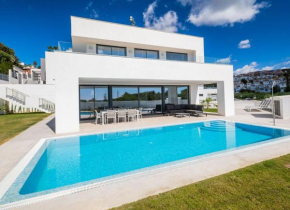 Modern villa walking distance from the beach